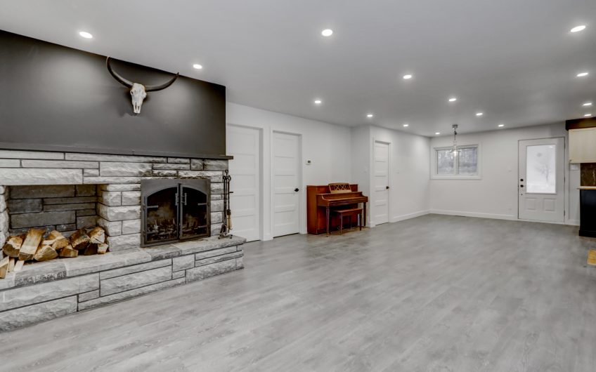 STE ADELE ; maison avec bachelor