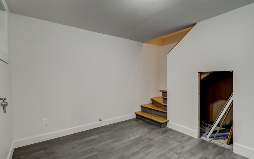 STE ADELE ; maison avec bachelor