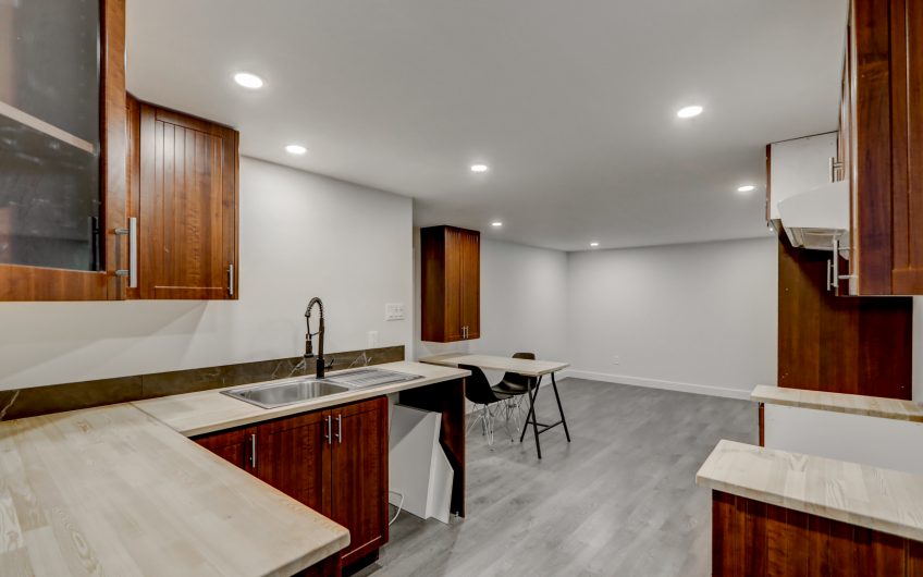 STE ADELE ; maison avec bachelor