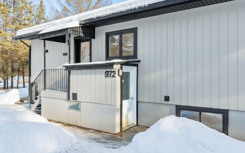 STE ADELE ; maison avec bachelor