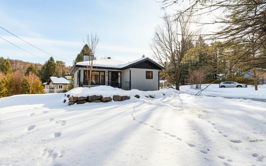 STE ADELE ; maison avec bachelor